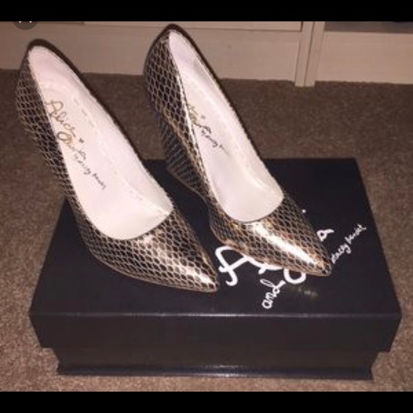 GOLD ALICE AND OLIVIA WEDGES - Picture 2 of 8